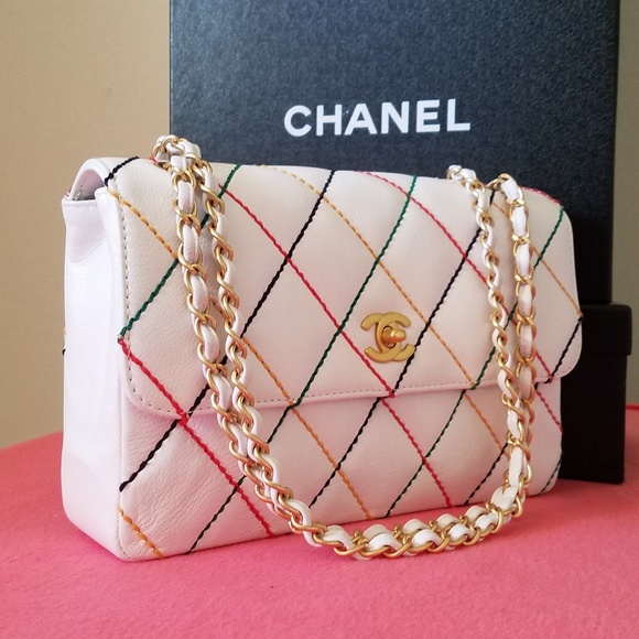 Chanel White Leather Classic Flap medium bag - Picture 3 of 8